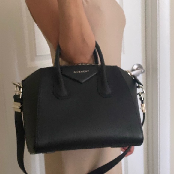 Givenchy Antigona Small Sugar Goatskin Bag - Picture 10 of 10